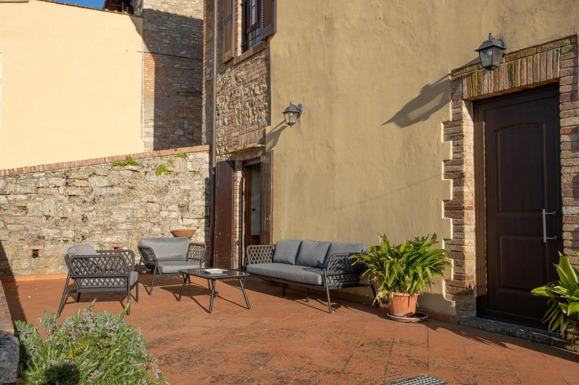 Agriturismo Castello Di Montauto San Gimignano Exterior foto